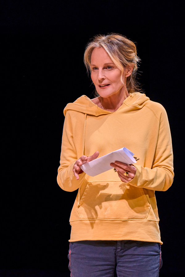 Photos: First Look at Helen Hunt in EUREKA DAY Image