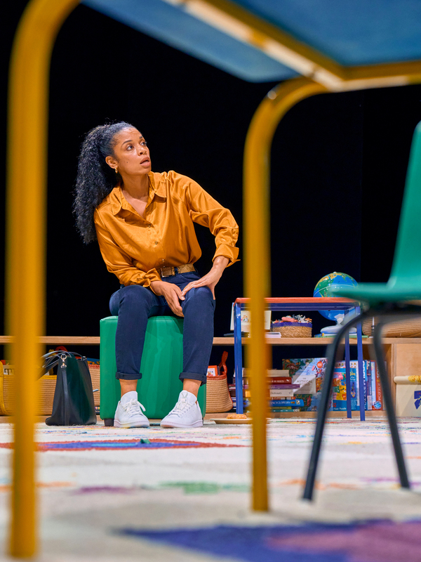 Photos: First Look at Helen Hunt in EUREKA DAY Image