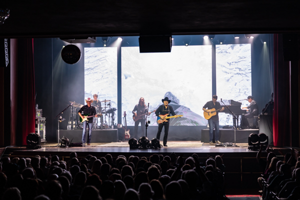 Photos: Inside Mount Vernon Arts Consortium present Clint Black In concert Image