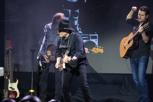 Photos: Inside Mount Vernon Arts Consortium present Clint Black In concert Image