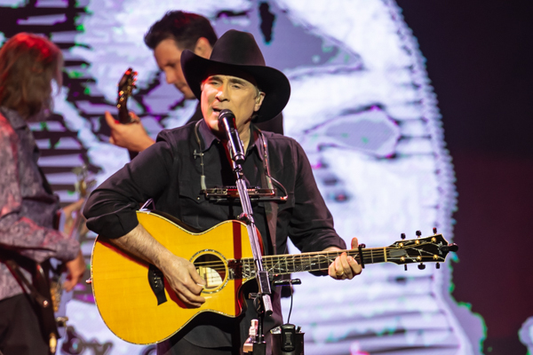 Photos: Inside Mount Vernon Arts Consortium present Clint Black In concert Image