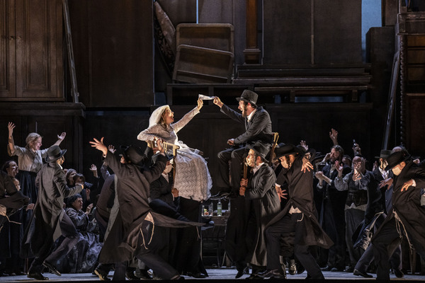 Photos: First Look at Lyric Opera of Chicago's FIDDLER ON THE ROOF with Steven Skybell, Debbie Gravitte, and More 
