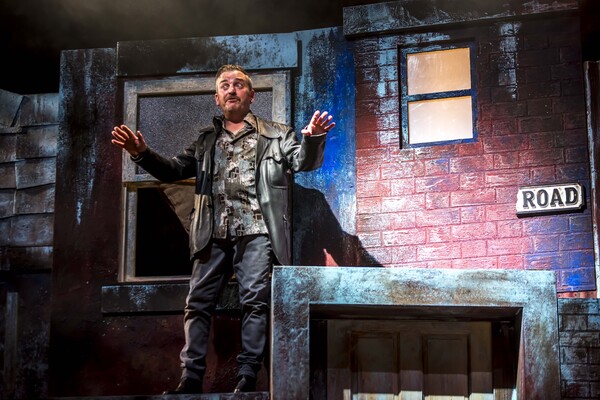 Photos: First Look at ROAD at Oldham Coliseum Theatre Image