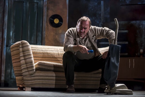 Photos: First Look at ROAD at Oldham Coliseum Theatre Image