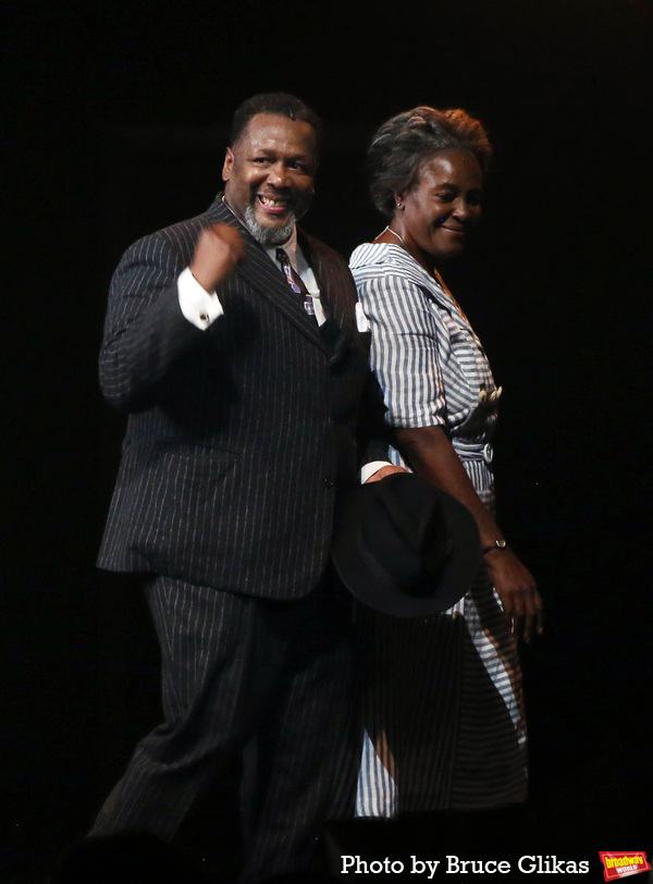 Photos: The Cast of DEATH OF A SALESMAN Takes Their Bows at First Preview Image
