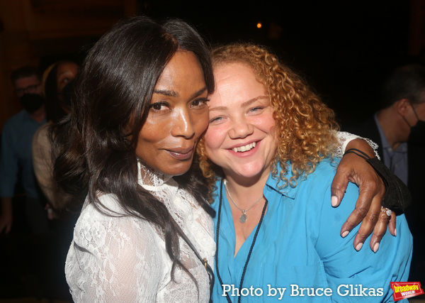 Photos: The Cast of DEATH OF A SALESMAN Takes Their Bows at First Preview Image