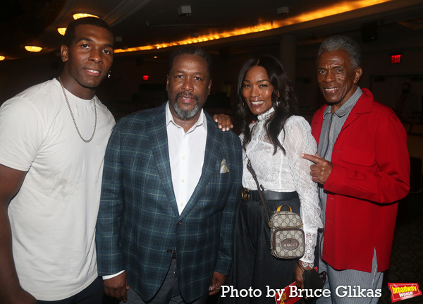 Photos: The Cast of DEATH OF A SALESMAN Takes Their Bows at First Preview Image