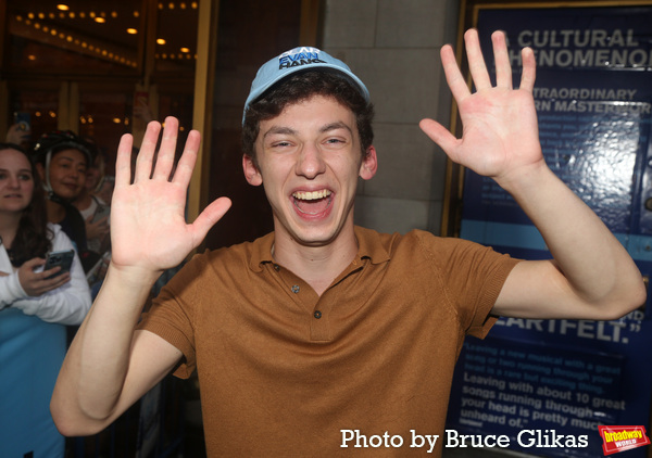 Photos: DEAR EVAN HANSEN Takes its Final Bows on Broadway Image