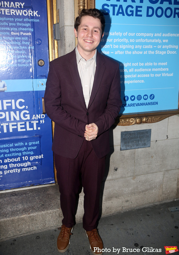 Photos: DEAR EVAN HANSEN Takes its Final Bows on Broadway Image