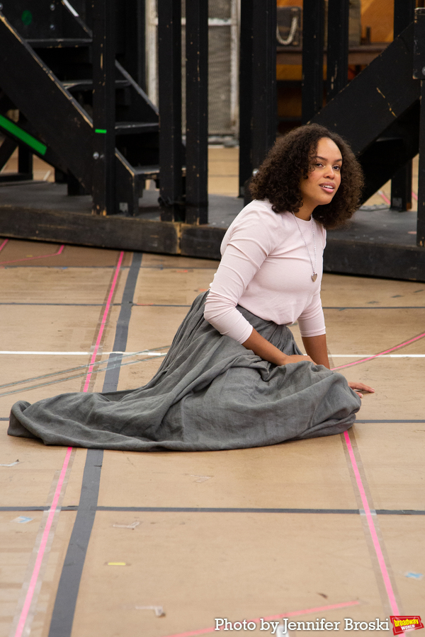 Photos: Meet the Company of the LES MISERABLES National  Tour Image