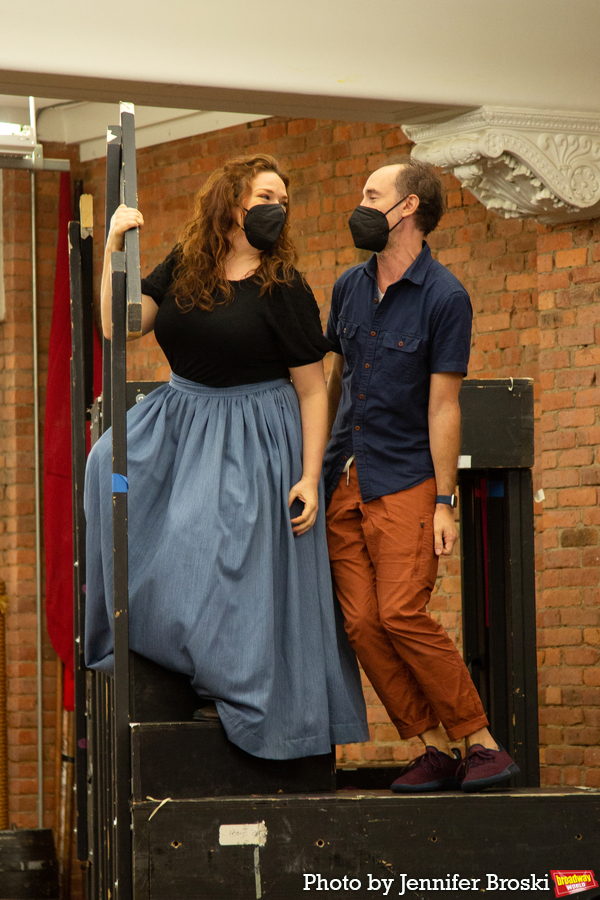 Photos: Meet the Company of the LES MISERABLES National  Tour Image