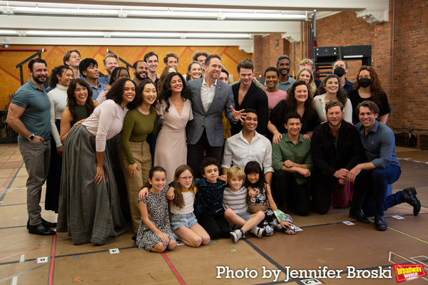 Photos: Meet the Company of the LES MISERABLES National  Tour Image