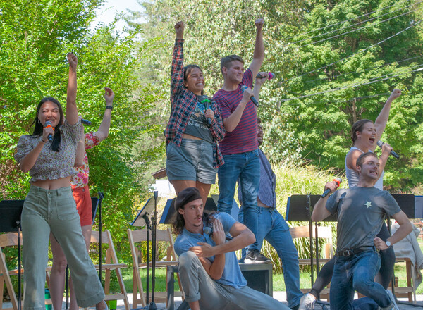 The Cast of Gordon Gets Down!  Photo