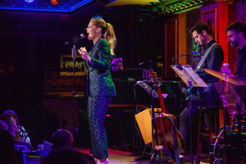 Review: Elizabeth Stanley Owns NEW YORK POPS UNDERGROUND Benefit at 54 Below Image