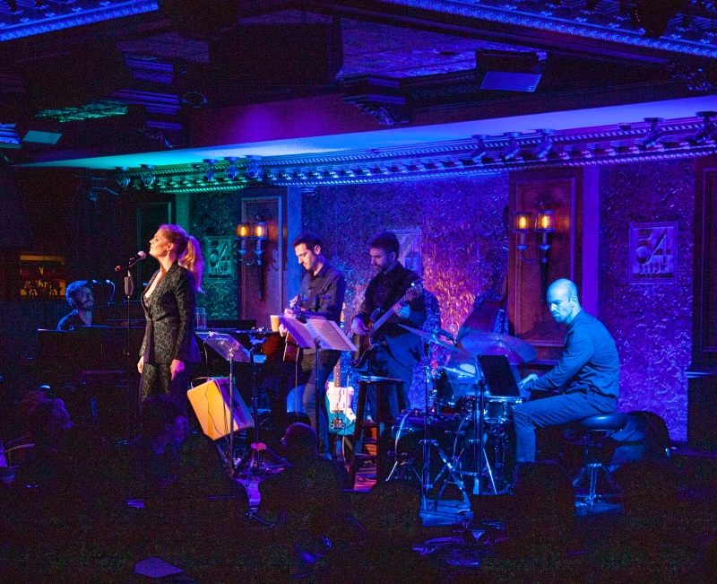 Review: Elizabeth Stanley Owns NEW YORK POPS UNDERGROUND Benefit at 54 Below Image