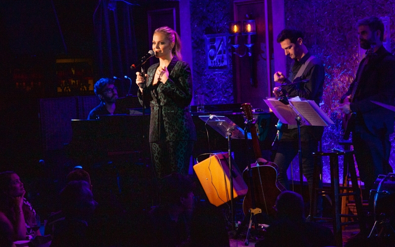 Review: Elizabeth Stanley Owns NEW YORK POPS UNDERGROUND Benefit at 54 Below Image