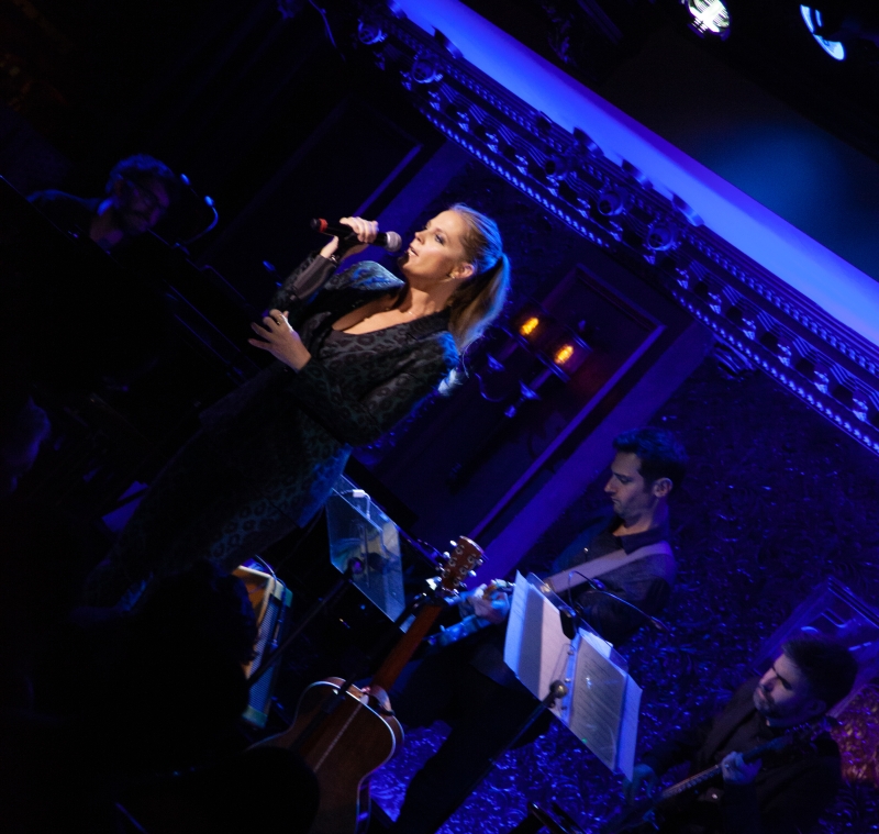 Review: Elizabeth Stanley Owns NEW YORK POPS UNDERGROUND Benefit at 54 Below Image