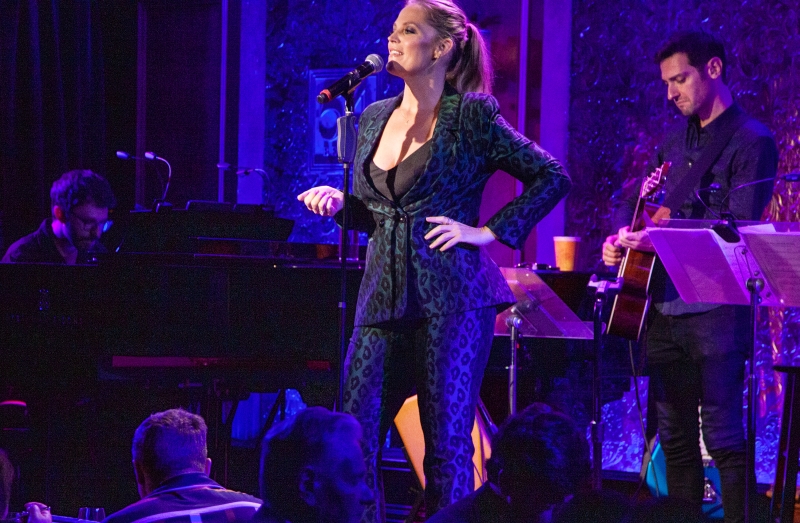 Review: Elizabeth Stanley Owns NEW YORK POPS UNDERGROUND Benefit at 54 Below Image