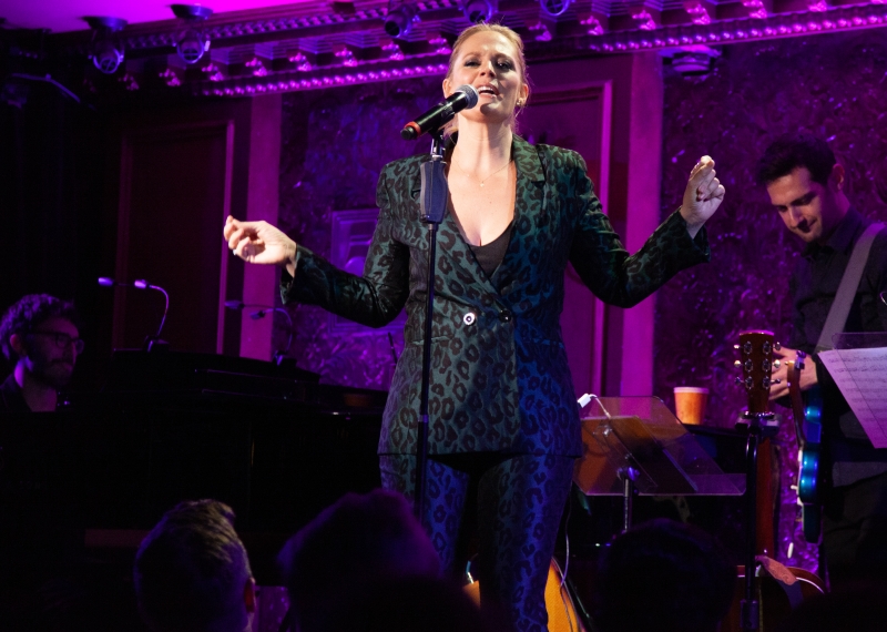 Review: Elizabeth Stanley Owns NEW YORK POPS UNDERGROUND Benefit at 54 Below Image