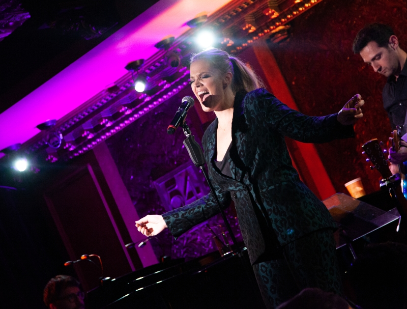 Review: Elizabeth Stanley Owns NEW YORK POPS UNDERGROUND Benefit at 54 Below Image