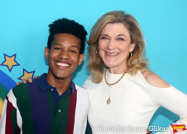 Photos: The Cast of KIMBERLY AKIMBO Meets the Press Image