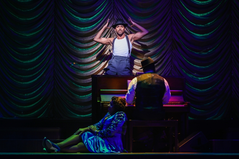 Review: TUTS AIN'T MISBEHAVIN' Oozes Charisma at Hobby Center for Performing Arts Image