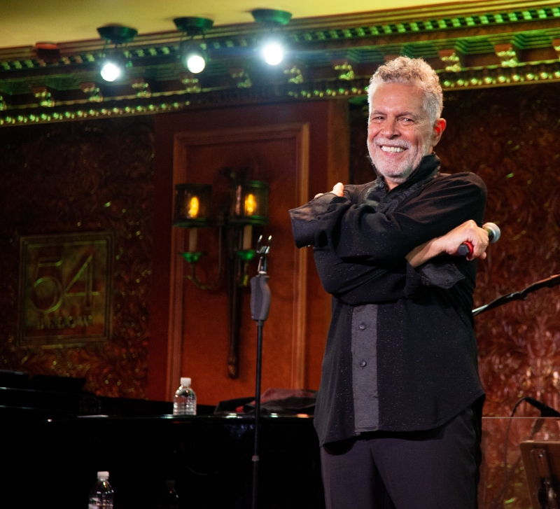 Review: Clint Holmes Astonishes 54 Below Audience With BETWEEN THE MOON AND NEW YORK CITY 