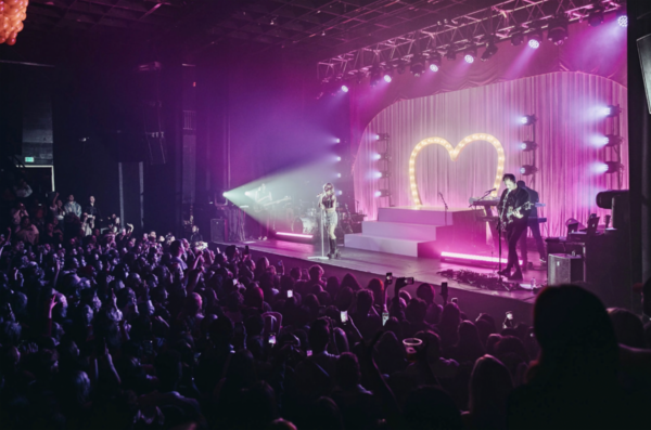Photos: Sabrina Carpenter Kicks Off 'emails i can't send' Tour Image