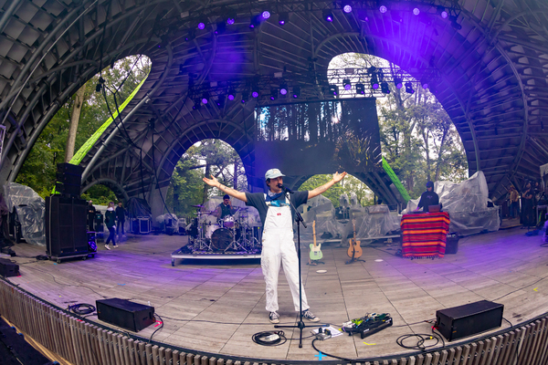 Photos: Lorde, Bleachers & More Perform at All Things Go Festival Image
