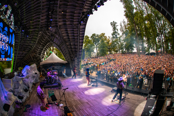 Photos: Lorde, Bleachers & More Perform at All Things Go Festival Image