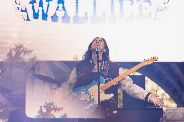 Photos: Lorde, Bleachers & More Perform at All Things Go Festival Image