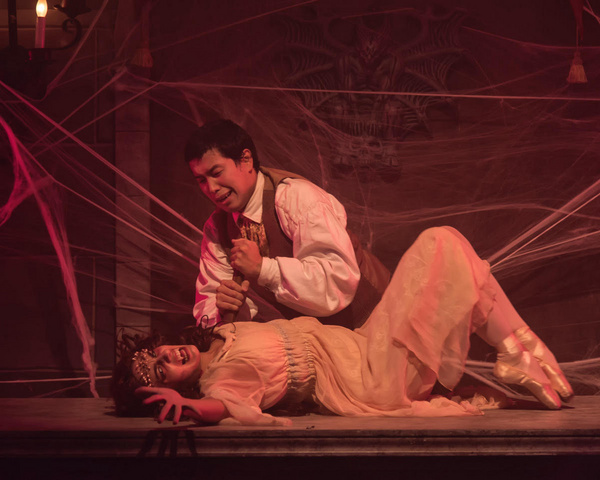 Photos: Roxey Ballet's DRACULA Is Back Just In Time For Halloween! 