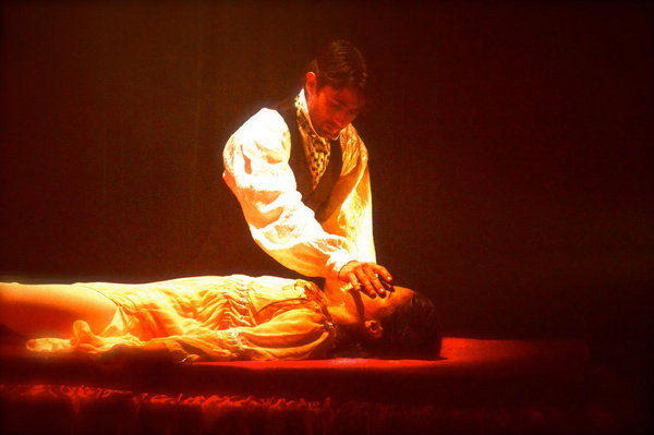 Photos: Roxey Ballet's DRACULA Is Back Just In Time For Halloween! 