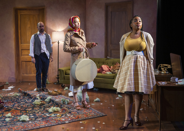 Photos: First Look at PRIVATE LIVES Now Playing at Raven Theatre Image