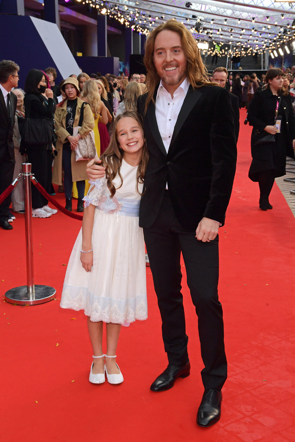 Alisha Weir and Tim Minchin Photo