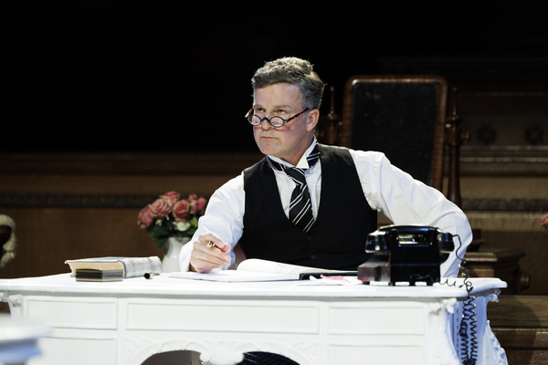 Photos: See New Production Shots From WITNESS FOR THE PROSECUTION At County Hall Image