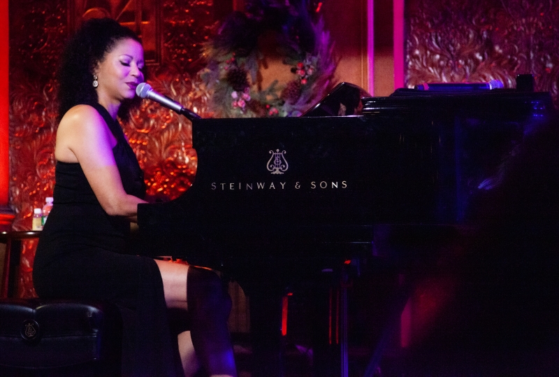 Photos: A TIME FOR LOVE: CHRISTMAS WITH GLORIA REUBEN at 54 Below Image