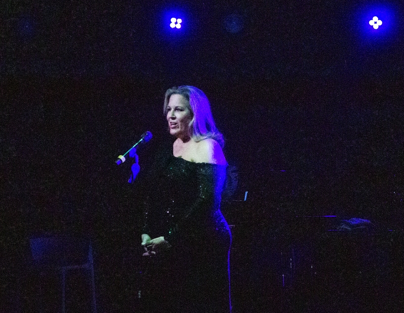 Review: Bartz Charts Starts Hearts In OFF THE CHARTS WITH MARTHA BARTZ At The Green Room 42 Image