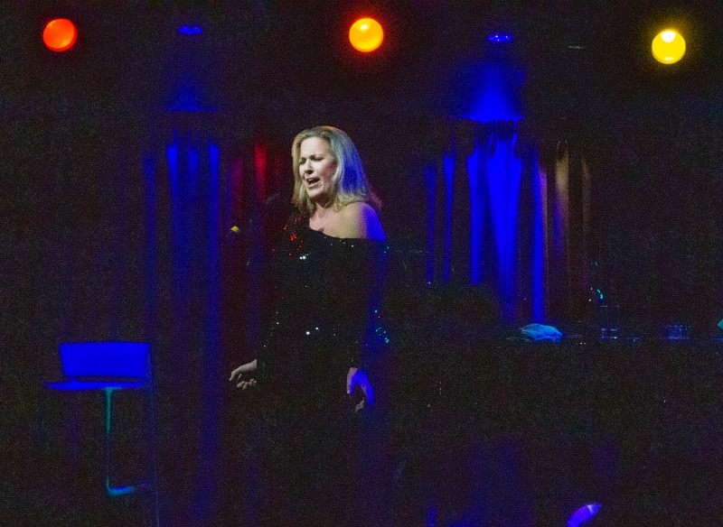 Review: Bartz Charts Starts Hearts In OFF THE CHARTS WITH MARTHA BARTZ At The Green Room 42 Image