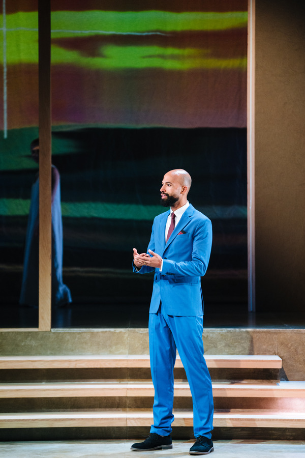 Photos: First Look at David Farr's A DEAD BODY IN TAOS UK Tour Image
