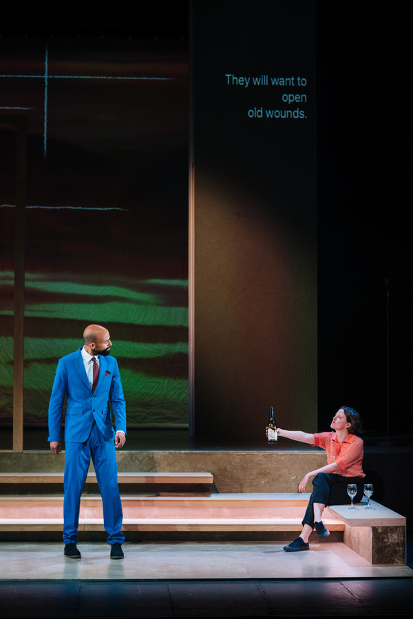 Photos: First Look at David Farr's A DEAD BODY IN TAOS UK Tour 