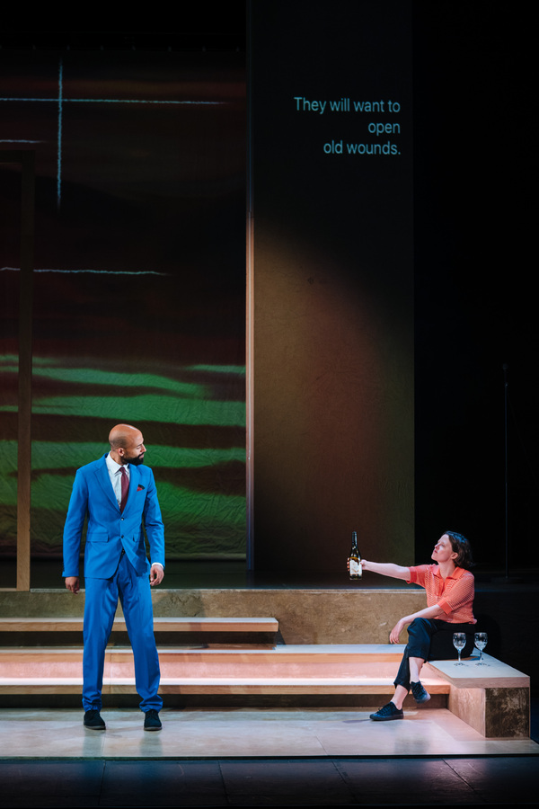 Photos: First Look at David Farr's A DEAD BODY IN TAOS UK Tour Image