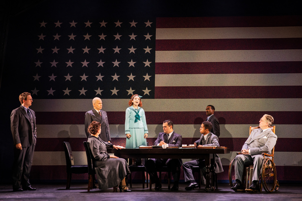 Photos & Video: Get a First Look at the New ANNIE National Tour Image