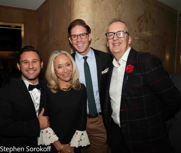 PHOTOS: Michael Feinstein Continues Sold Out Run at Cafe Carlyle Image
