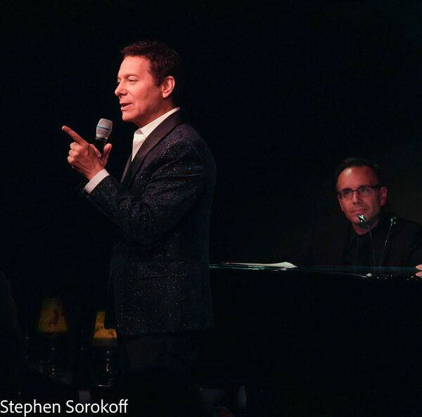PHOTOS: Michael Feinstein Continues Sold Out Run at Cafe Carlyle Image