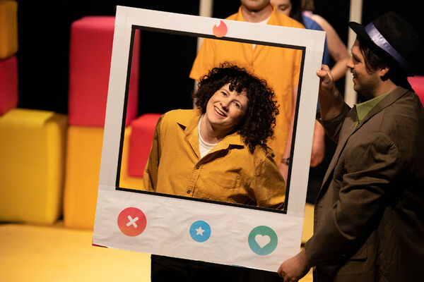 Review: YOU'RE A CATCH! WHY ARE YOU SINGLE? at Theatre Works 