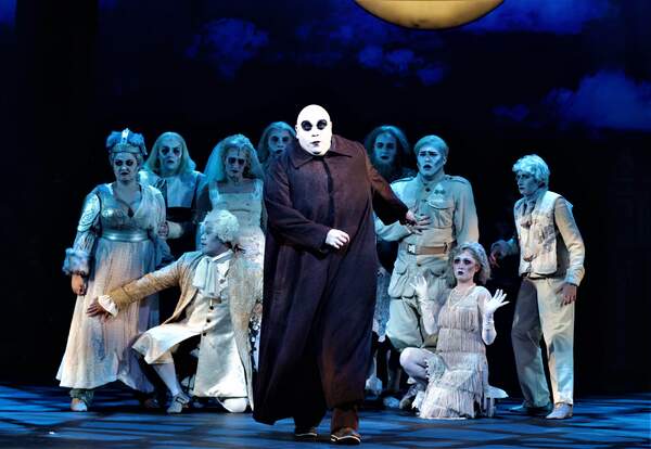 Photos: First Look at Teri Hatcher and More in 5-Star Theatricals' THE ADDAMS FAMILY 