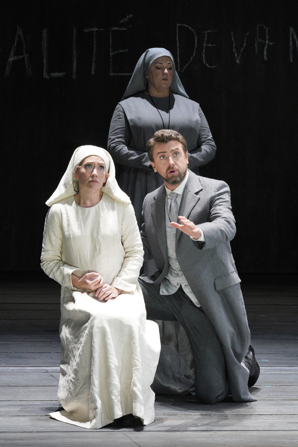 Photos: First Look at San Francisco Opera's DIALOGUES OF THE CARMELITES Image