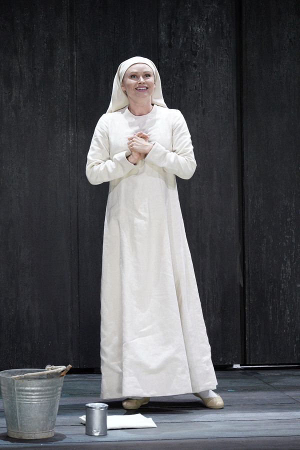 Photos: First Look at San Francisco Opera's DIALOGUES OF THE CARMELITES 