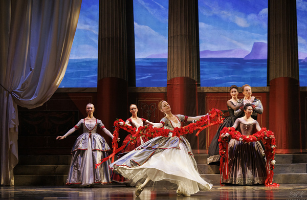 Photos: First Look at Opera Atelier's DIDO AND AENEAS 